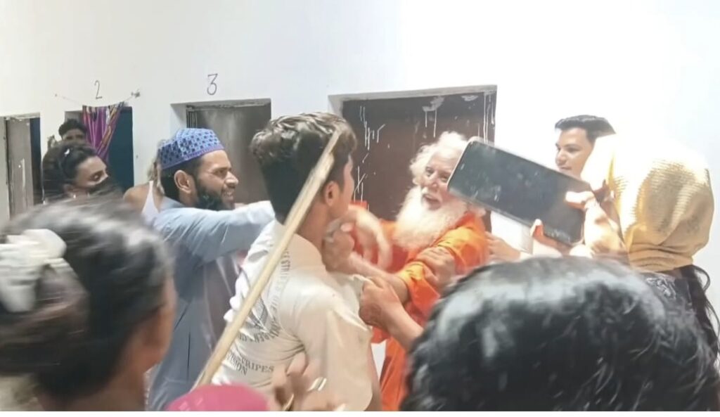 uk-har-03-video-of-fierce-fight-between-two-groups-over-molestation-of-a-girl-during-urs-in-kaliyar-goes-viral-vis-uk10028_26082026205609_2608f_1787757969_824